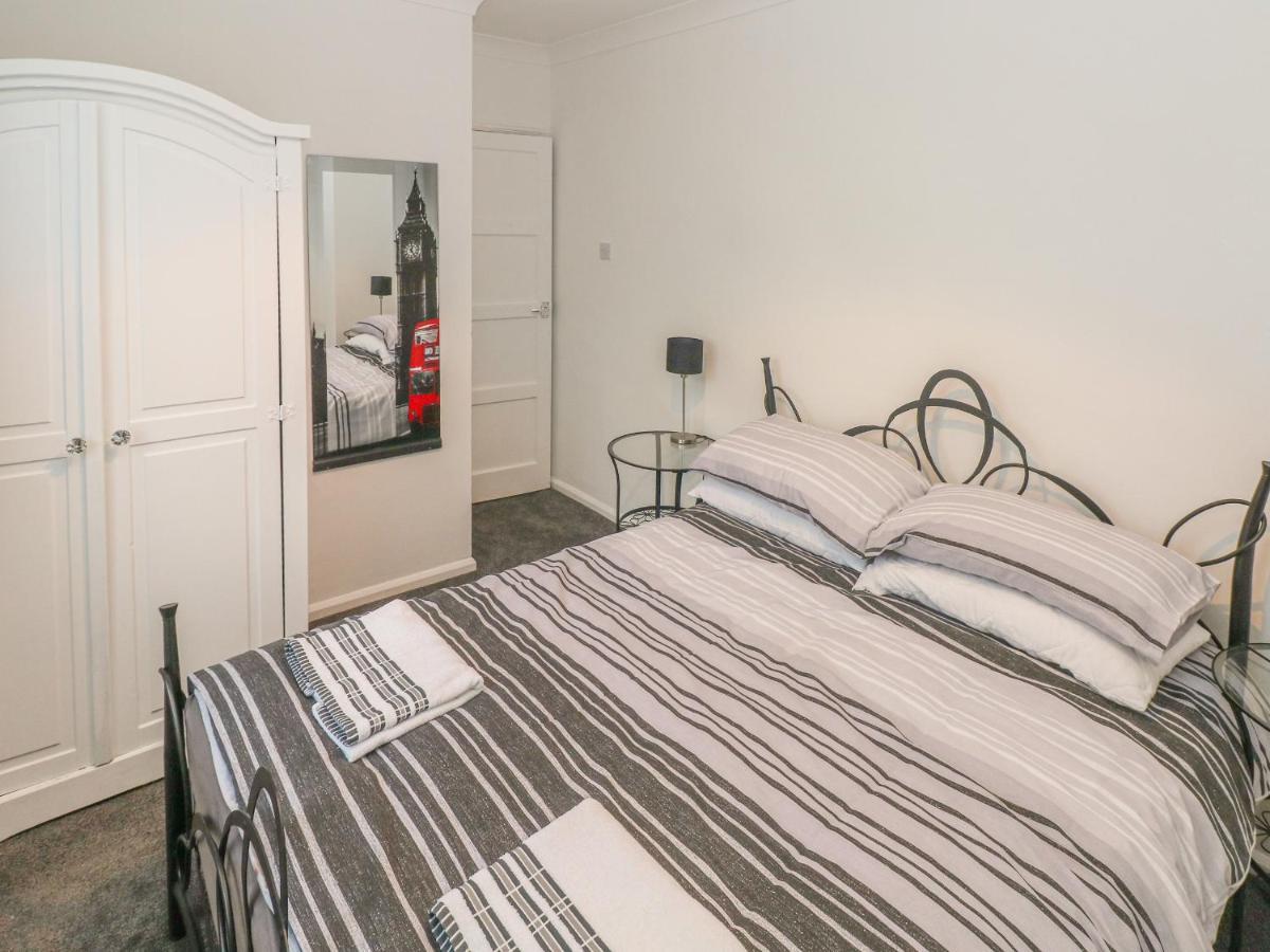 Cwtch Ar Y Mor Villa Burry Port Buitenkant foto